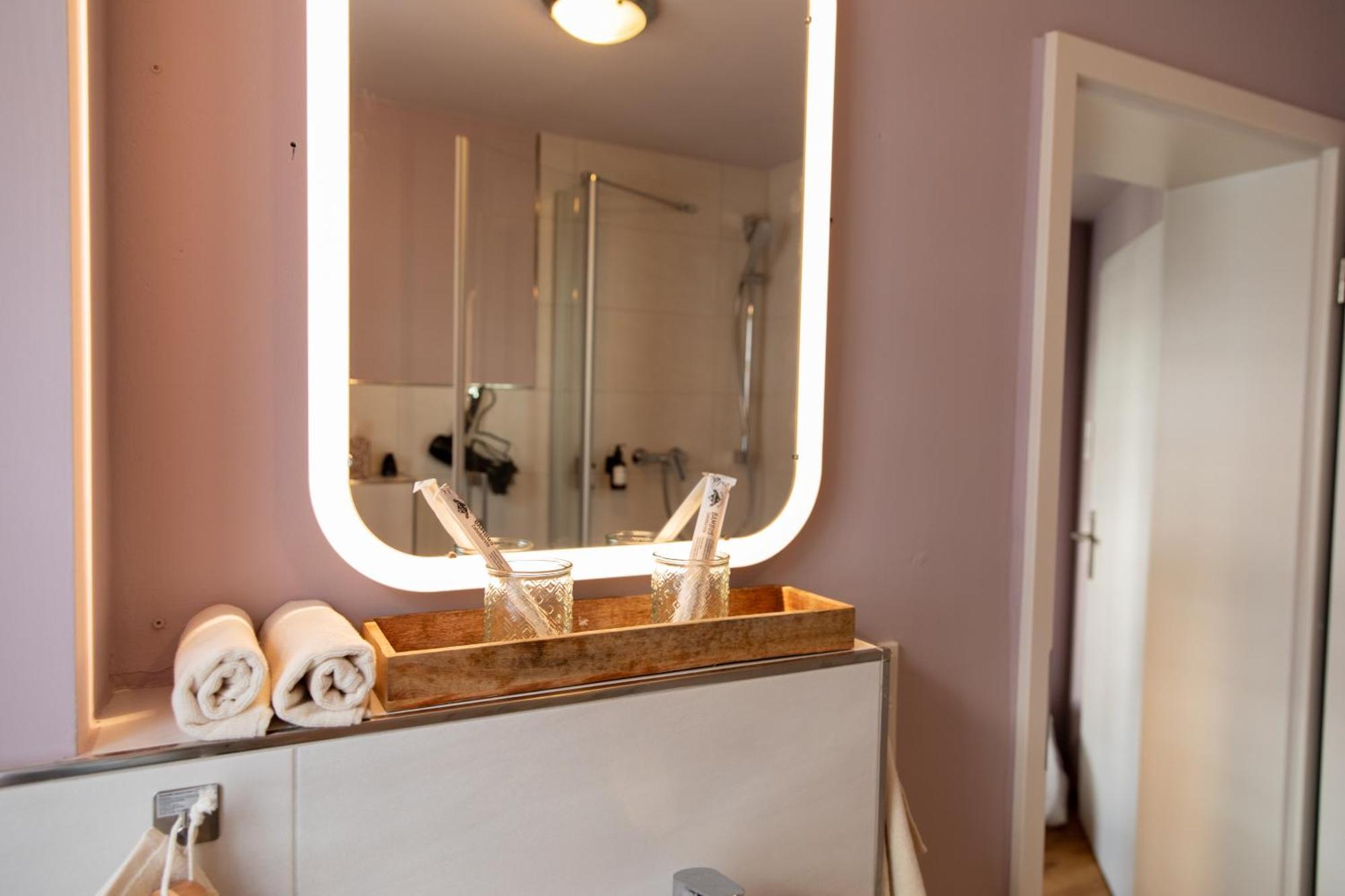 Altstadt Apartment Am Dom Wetzlar, 1 Zi, Kueche, Bad Mit Parkplatz Am Grundstueck Екстериор снимка
